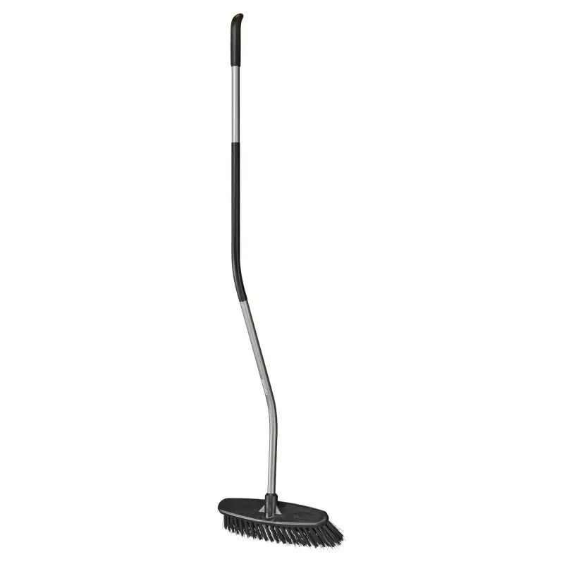 Ausverkauf Fiskars Ergonomic Besen mit gebogenem Stiel 1077114