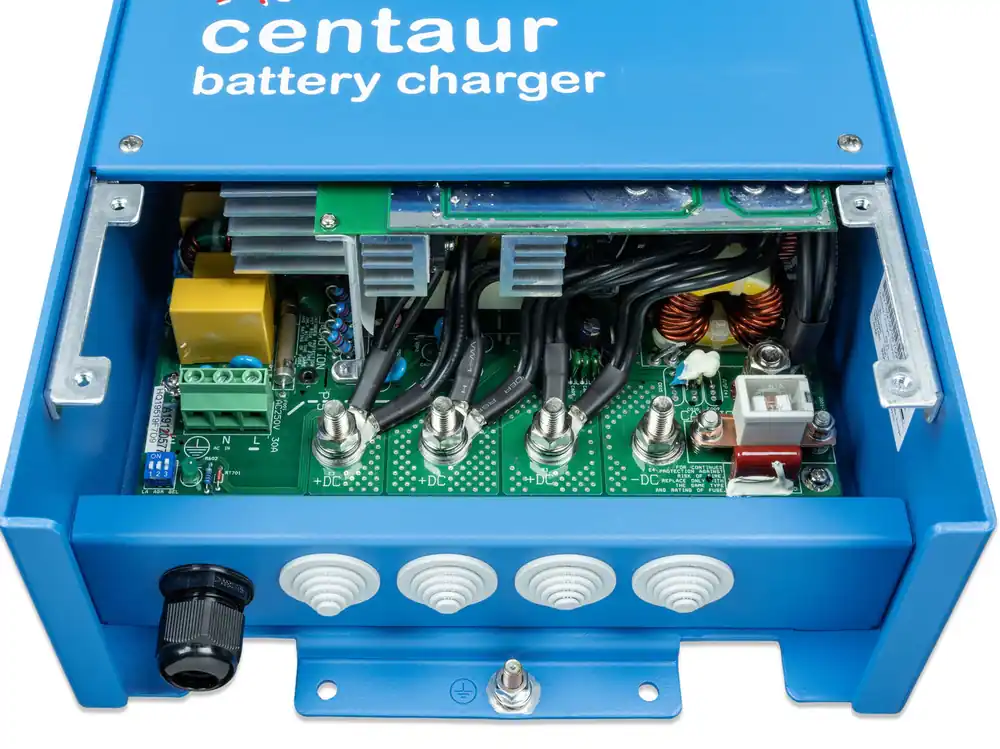 Victron Centaur 24/30 3 Ladeausgänge 120 - 240V Ladegerät Sofort Bestellen