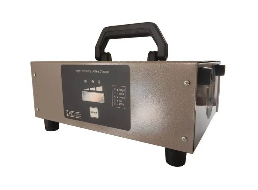 Ausverkauf Q-Batteries energiesparendes Hochfrequenzladegerät CBHF2-PFC-Golf 24V 15A GEL by S.P.E. ohne Batteriestecker