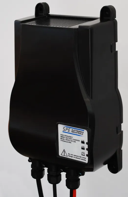 Q-Batteries energiesparendes Hochfrequenzladegerät CBHD3 24V 25A Nass by S.P.E. ohne Batteriestecker - Ladekennlinie Nassbatterien / PZS Versand Am Gleichen Tag